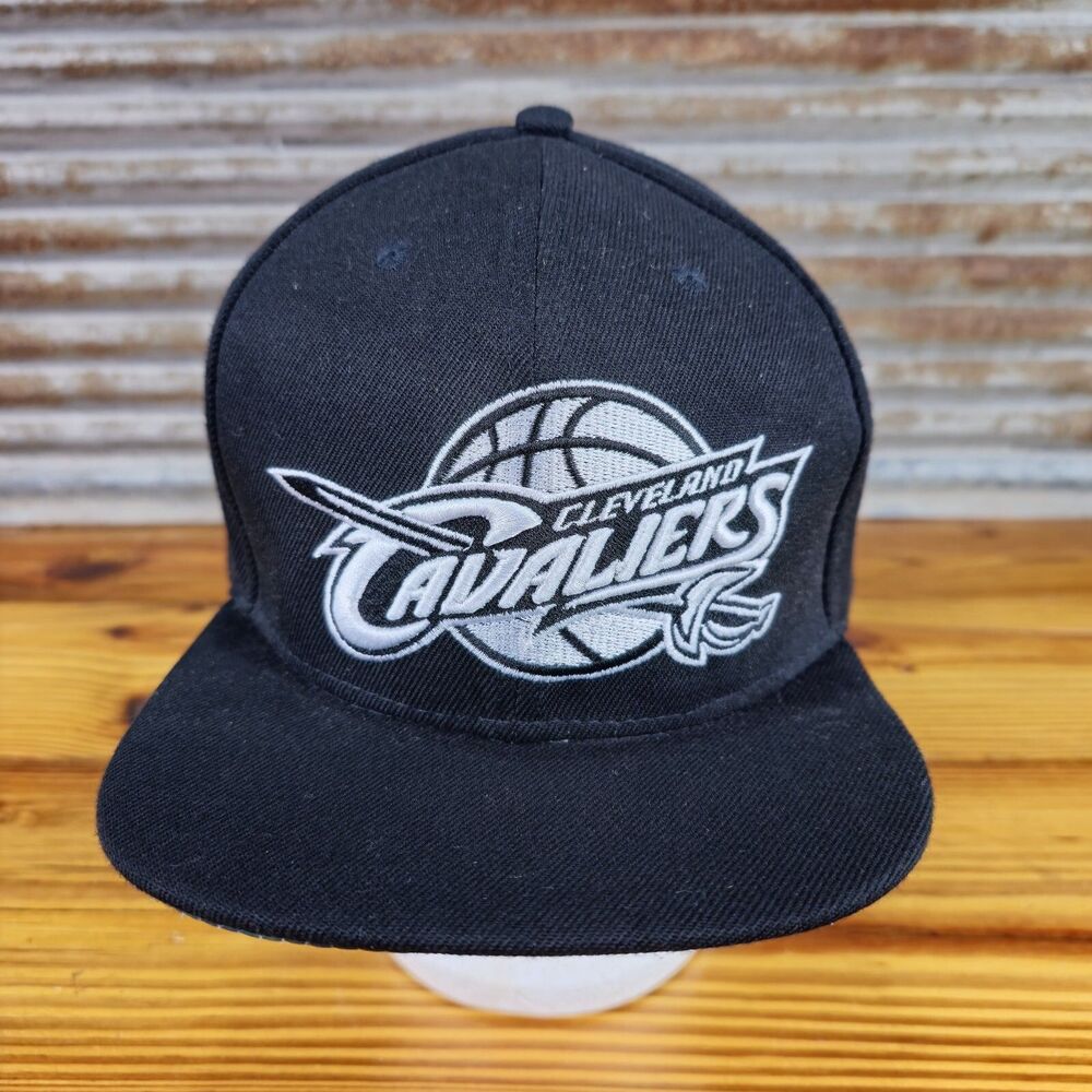Cleveland Cavaliers NBA Mitchell & Ness Flat-Bill Hat Snapback LeBron James WOOL